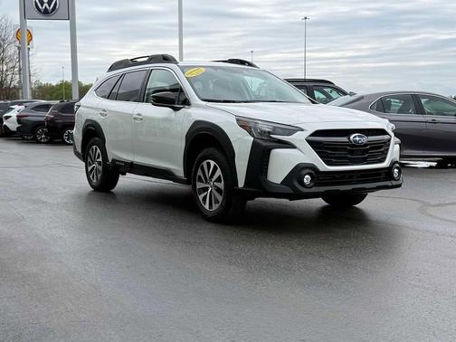 Crystal White Pearl 2025 Subaru Outback Premium