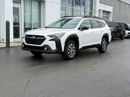 Crystal White Pearl 2025 Subaru Outback Premium