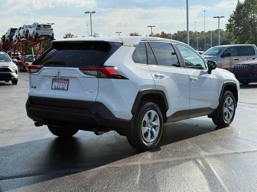 2022 Toyota RAV4 LE