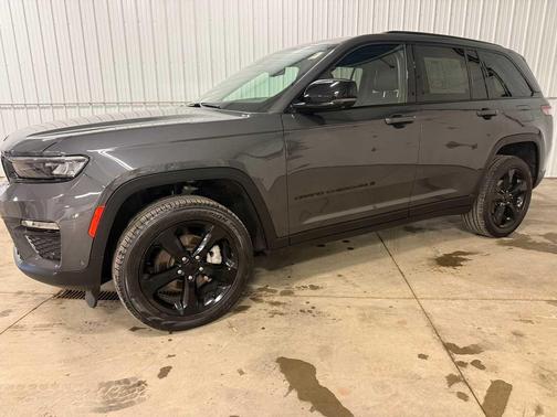 Baltic Gray Metallic Clearcoat 2024 Jeep Grand Cherokee Limited