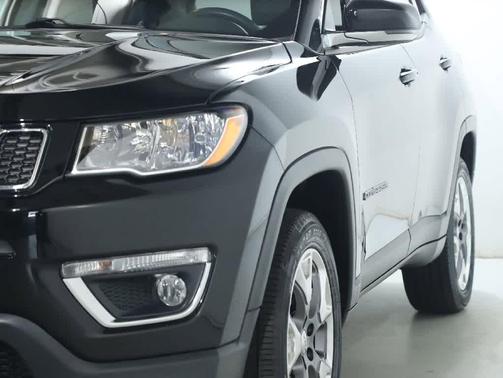 Diamond Black Crystal Pearlcoat 2021 Jeep Compass Limited