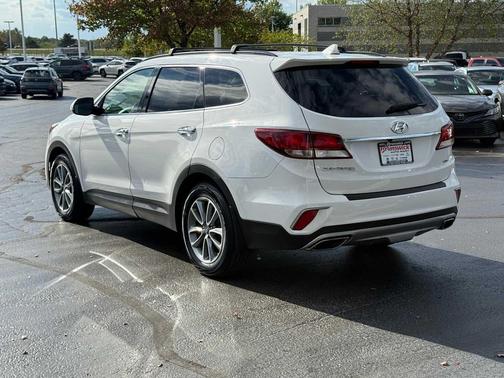 2017 Hyundai SANTA FE SE