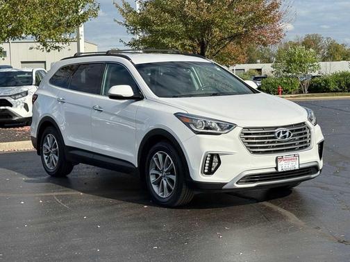 2017 Hyundai SANTA FE SE