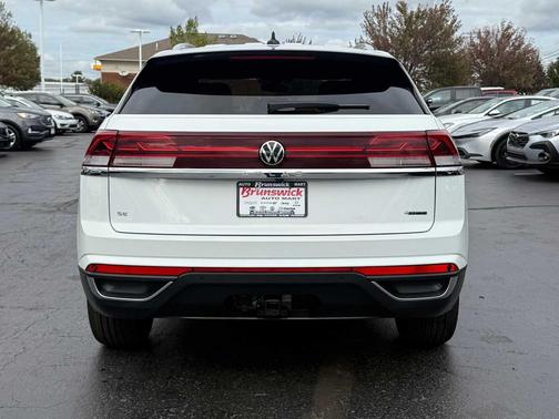 2024 Volkswagen Atlas Cross Sport 2.0T SE w/Technology 4MOTION
