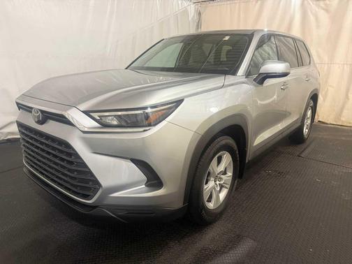 2025 Toyota Highlander LE