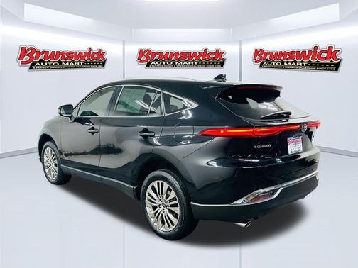 Black 2022 Toyota Venza XLE