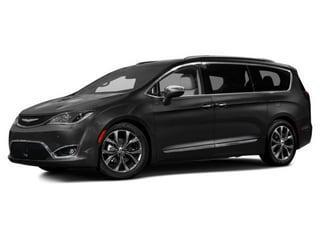 Brilliant Black Crystal Pearlcoat 2017 Chrysler Pacifica Touring-L