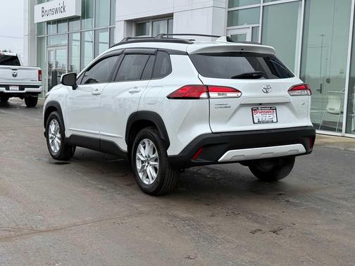 2024 Toyota Corolla Cross LE