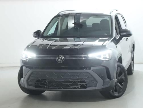 2025 Volkswagen Taos 1.5T SE Black