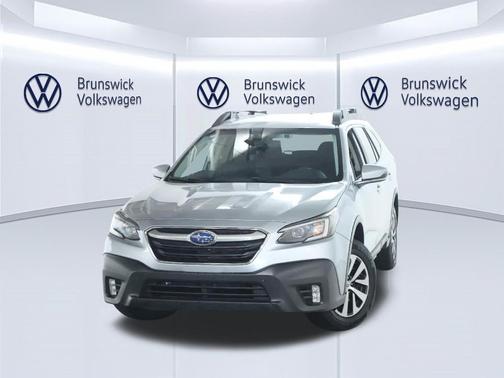 Ice Silver Metallic 2021 Subaru Outback Premium