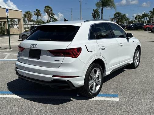 2022 Audi Q3 45 S line Premium