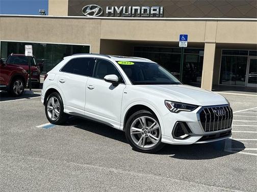 2022 Audi Q3 45 S line Premium
