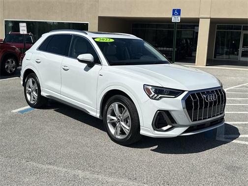2022 Audi Q3 45 S line Premium