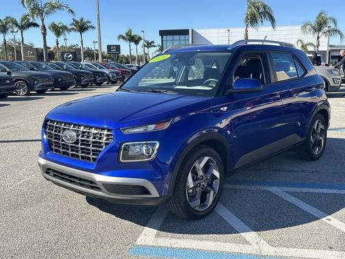 2023 Hyundai VENUE SEL