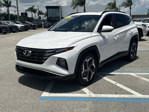 White 2023 Hyundai TUCSON SEL