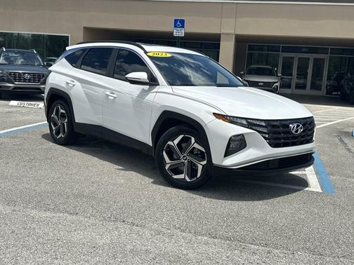 White 2023 Hyundai TUCSON SEL