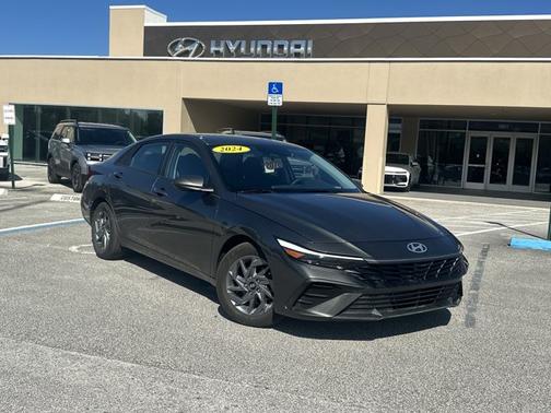2024 Hyundai ELANTRA SEL
