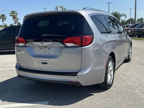 2019 Chrysler Pacifica Touring-L Plus