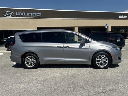2019 Chrysler Pacifica Touring-L Plus