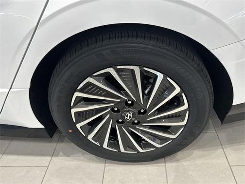 2025 Hyundai SONATA Hybrid Limited