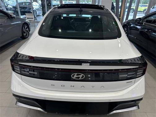 2025 Hyundai SONATA Hybrid Limited