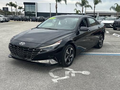 2023 Hyundai ELANTRA Limited