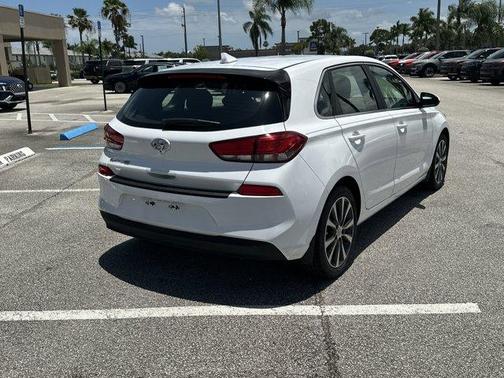 2020 Hyundai Elantra GT Base