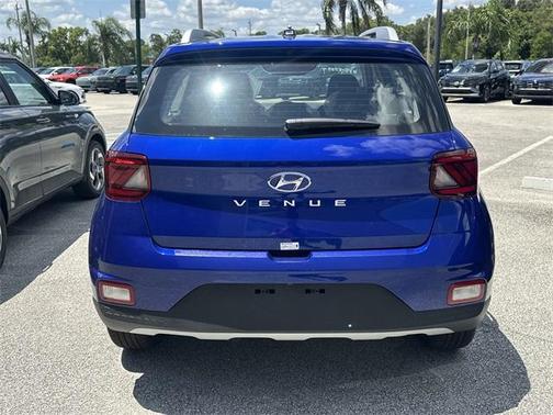 2025 Hyundai VENUE SEL