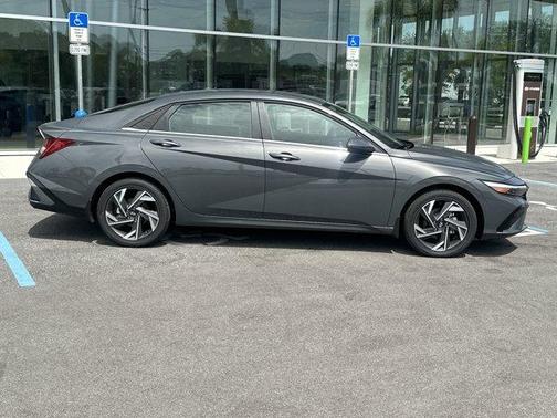 2025 Hyundai ELANTRA HEV Limited