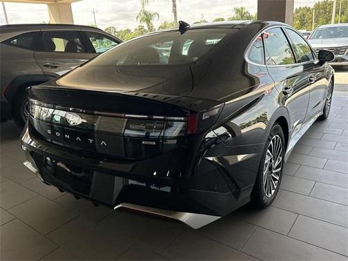 2025 Hyundai SONATA Hybrid Limited