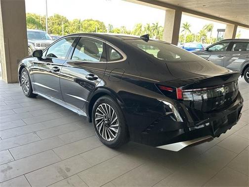 2025 Hyundai SONATA Hybrid Limited