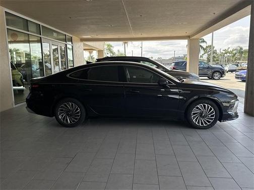2025 Hyundai SONATA Hybrid Limited