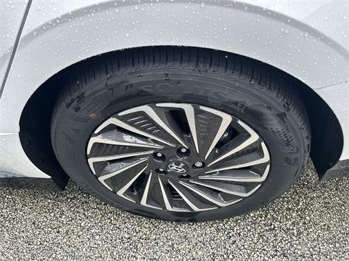2025 Hyundai SONATA Hybrid Limited