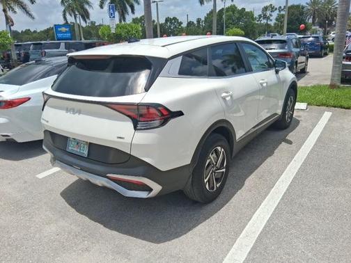 2023 Kia Sportage Hybrid LX