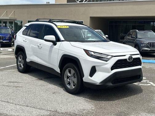 2023 Toyota RAV4 XLE