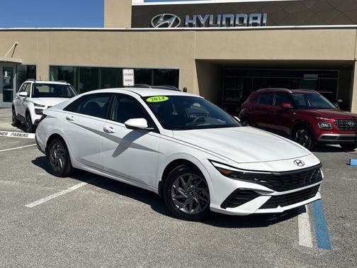 2024 Hyundai ELANTRA SEL