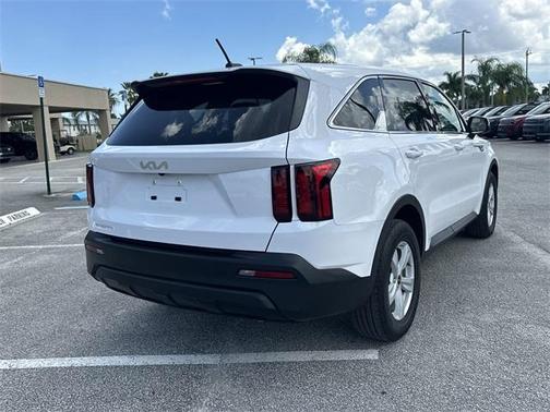 2023 Kia Sorento LX