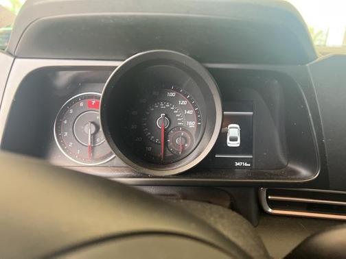 2022 Hyundai ELANTRA SE
