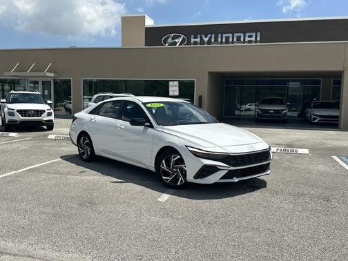 White 2025 Hyundai ELANTRA SEL Sport