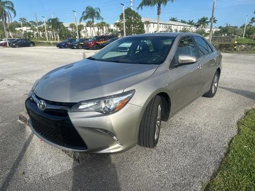 2016 Toyota Camry SE