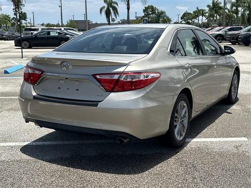 2016 Toyota Camry SE