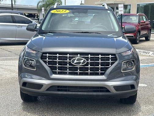 2023 Hyundai VENUE SEL