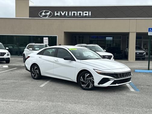 2025 Hyundai ELANTRA SEL Sport