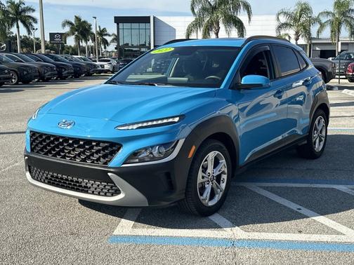 2022 Hyundai KONA SEL