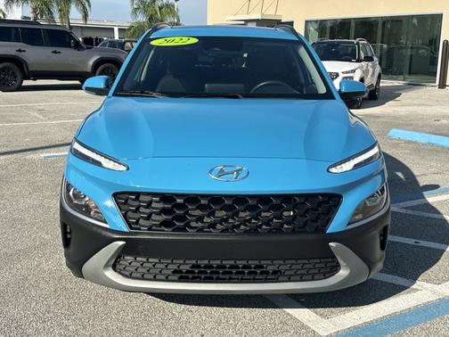 2022 Hyundai KONA SEL