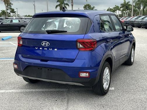 2022 Hyundai VENUE SE
