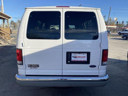 2001 Ford E350 Super Duty XLT