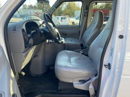 2001 Ford E350 Super Duty XLT