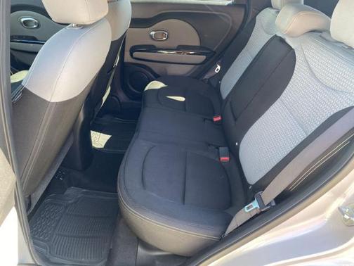 Silver 2015 Kia Soul +