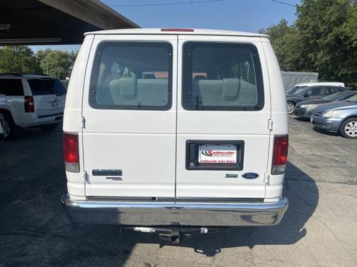 2012 Ford E350 Super Duty XLT